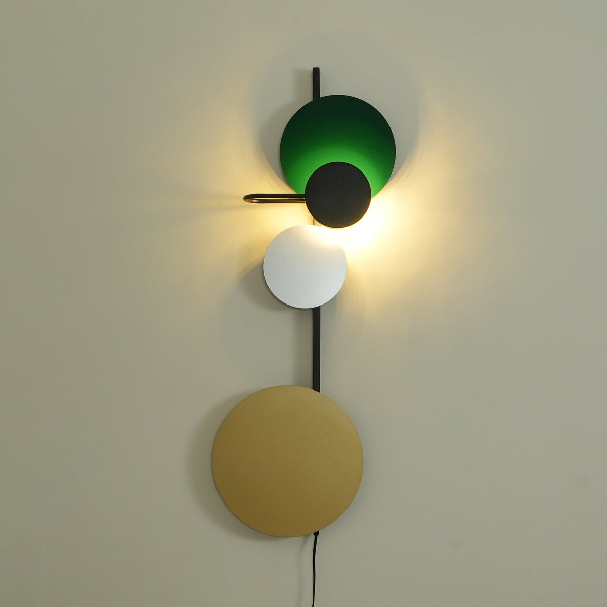 Selaaria zeitgenössische minimalistische Wandleuchte mit Stecker