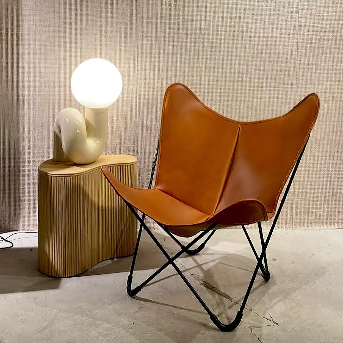 Soreeon Tischlampe Playful N-Form in Weiß