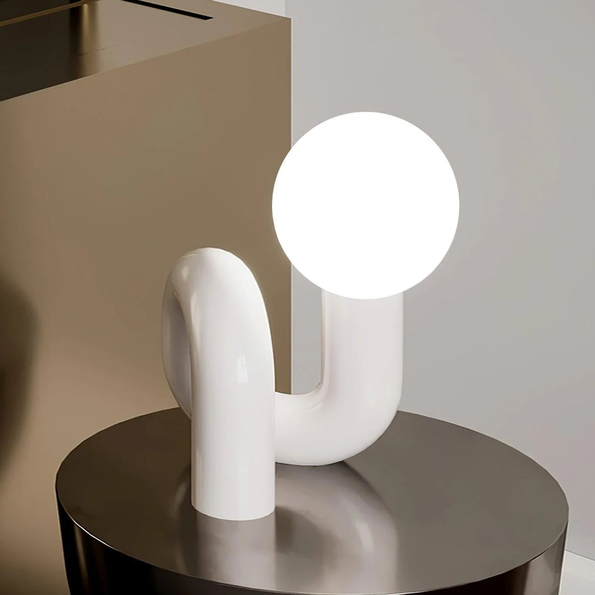 Soreeon Tischlampe Playful N-Form in Weiß