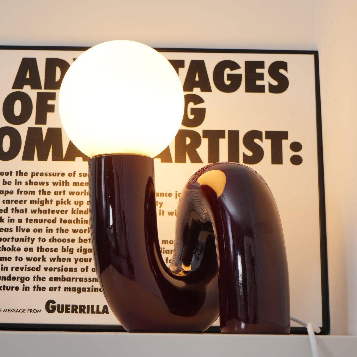 Soreeon Tischlampe Playful N-Form in Weiß