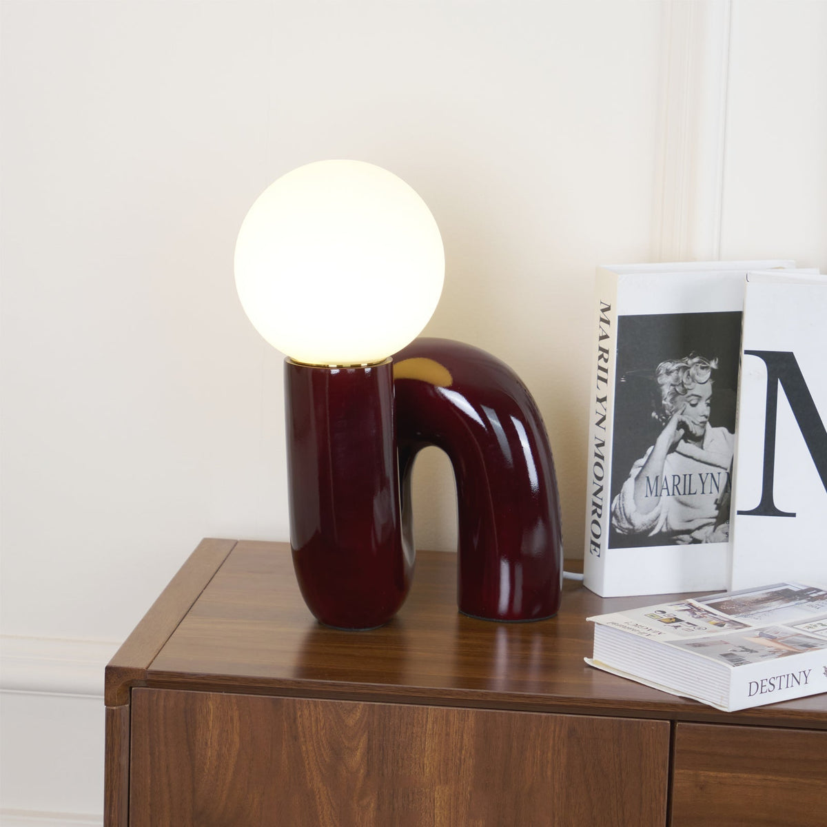 Soreeon Tischlampe Playful N-Form in Weiß