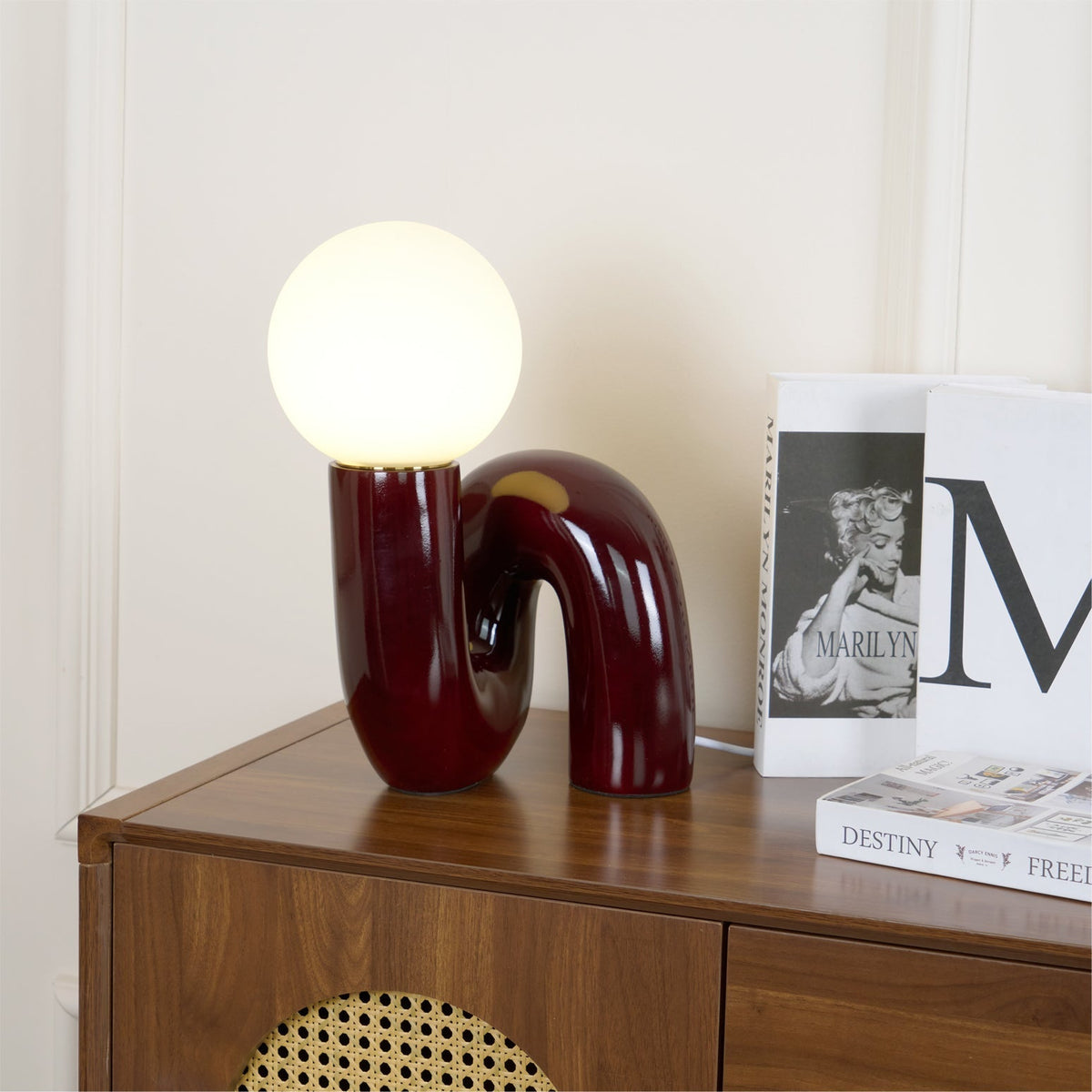 Soreeon Tischlampe Playful N-Form in Weiß