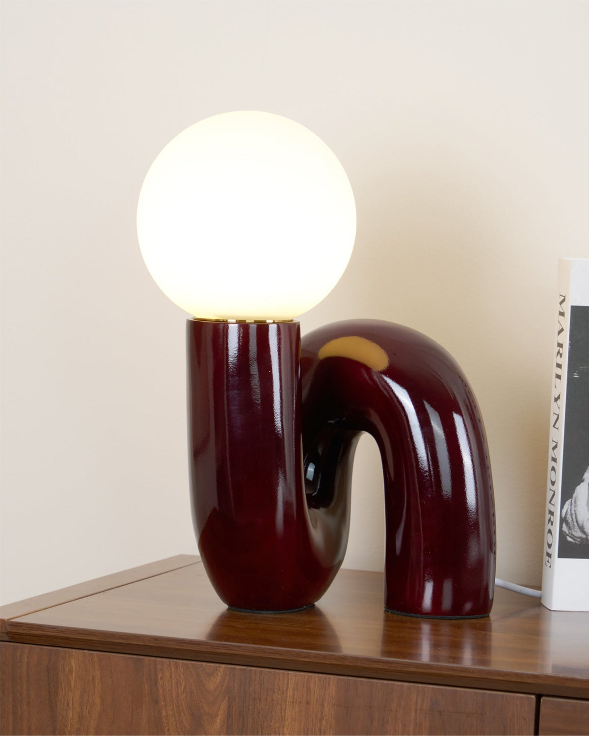 Soreeon Tischlampe Playful N-Form in Weiß