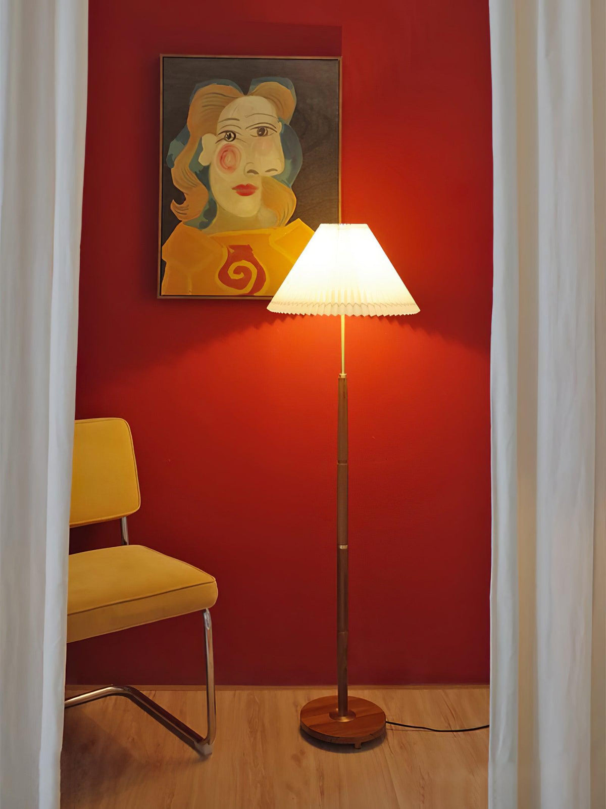 Syleina Minimalistische Stehleuchte aus massivem Holz
