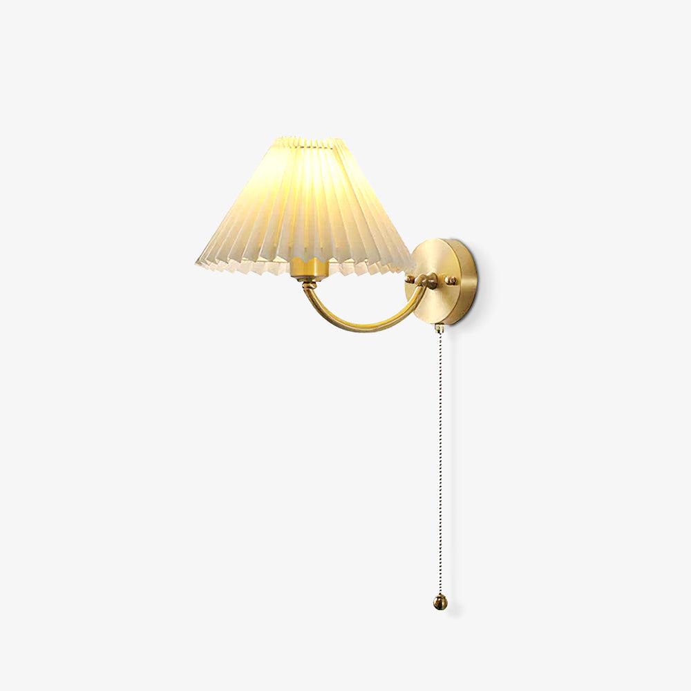 Dovrin Elegance gefaltete Messing-Stoff-Wandleuchte