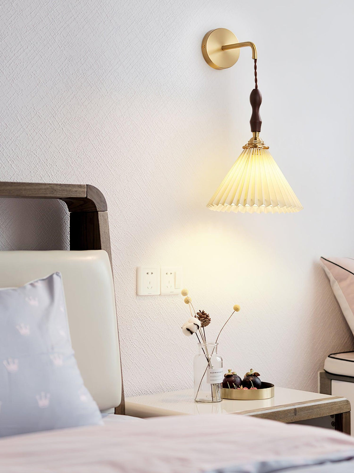 Mordan Premium Eleganz gefaltete Walnuss-Wandleuchte