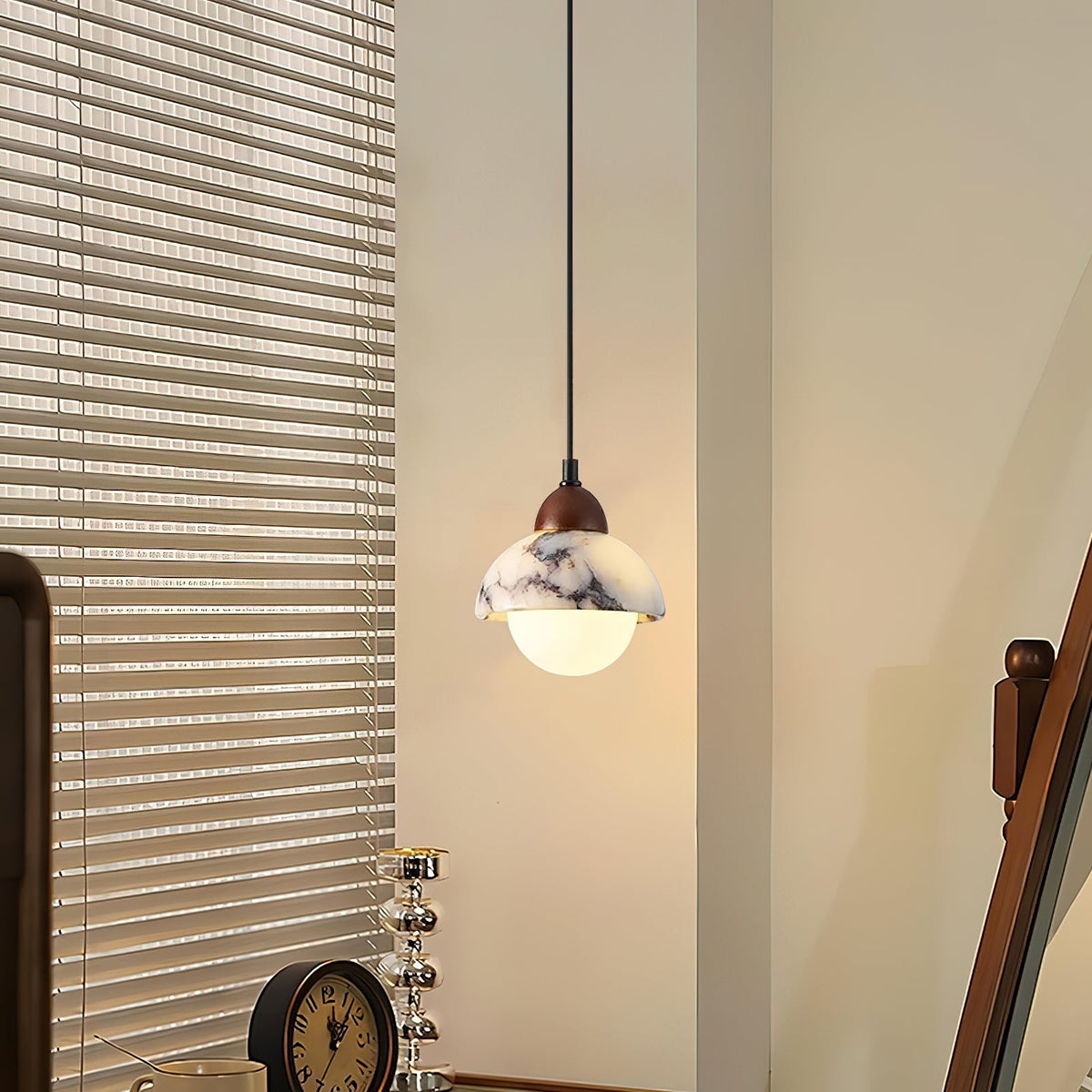 Sylivora Pendelleuchte aus Holz und Marmor