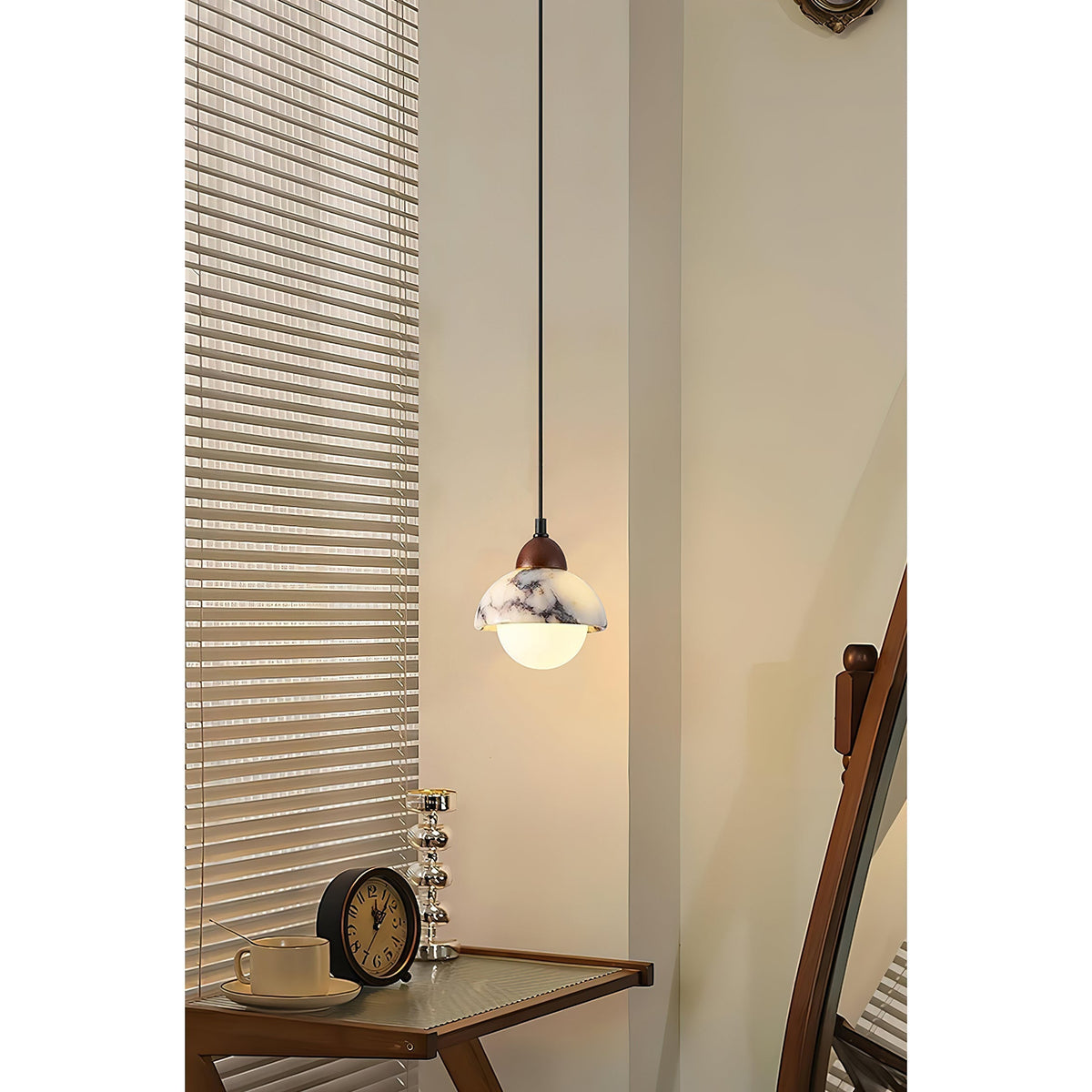 Sylivora Pendelleuchte aus Holz und Marmor