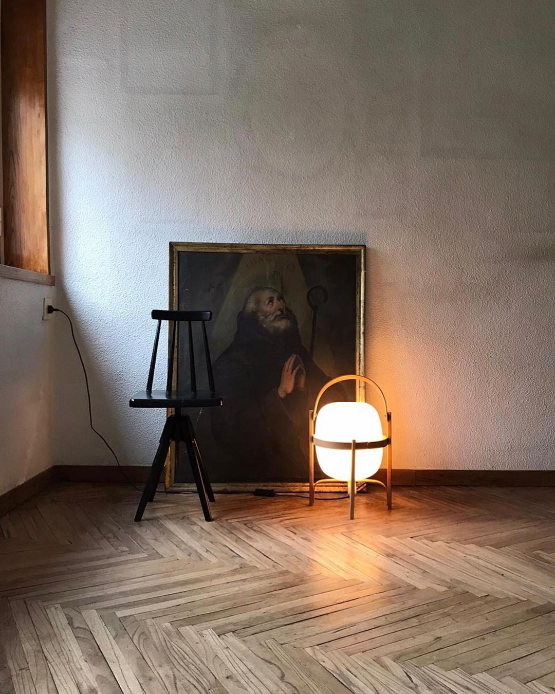 Lethra Tischleuchte aus Holz und Glas