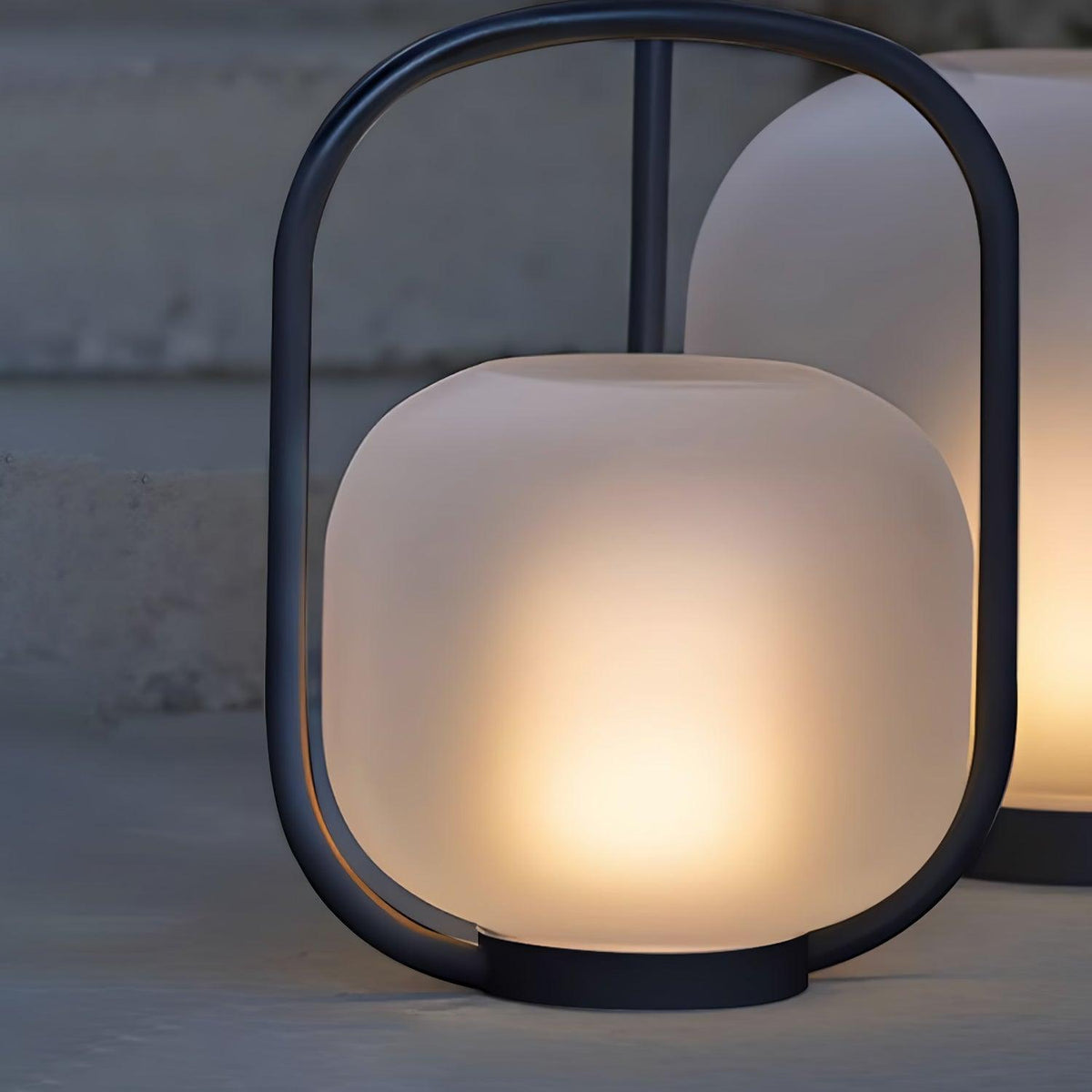 Zelaeon Minimalistische Tischleuchte aus Glas