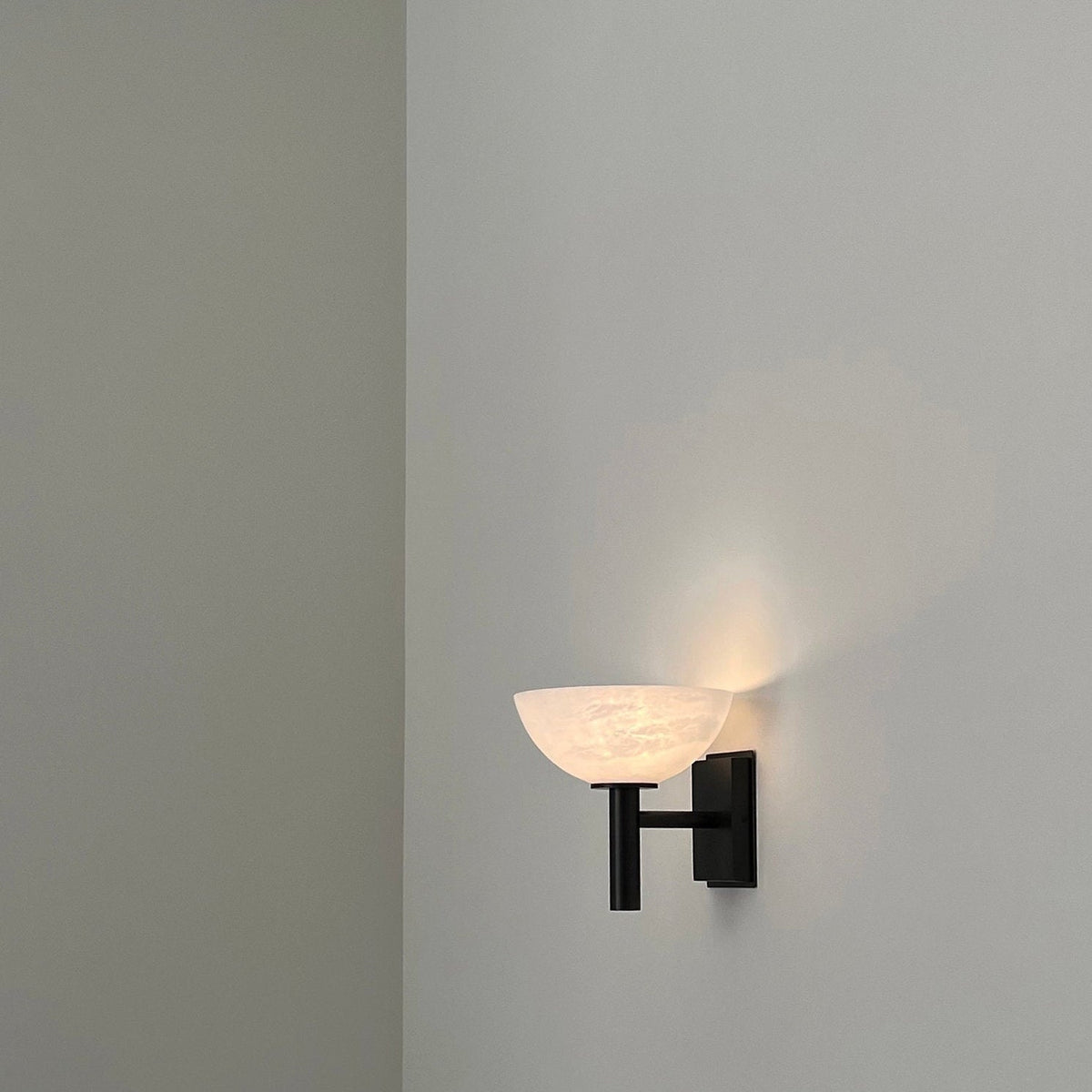 Avenenaria Alabaster-Wandleuchte