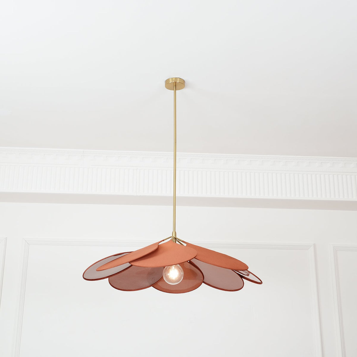 Dax Pendelleuchte aus Stoff im nature-inspirierten Design