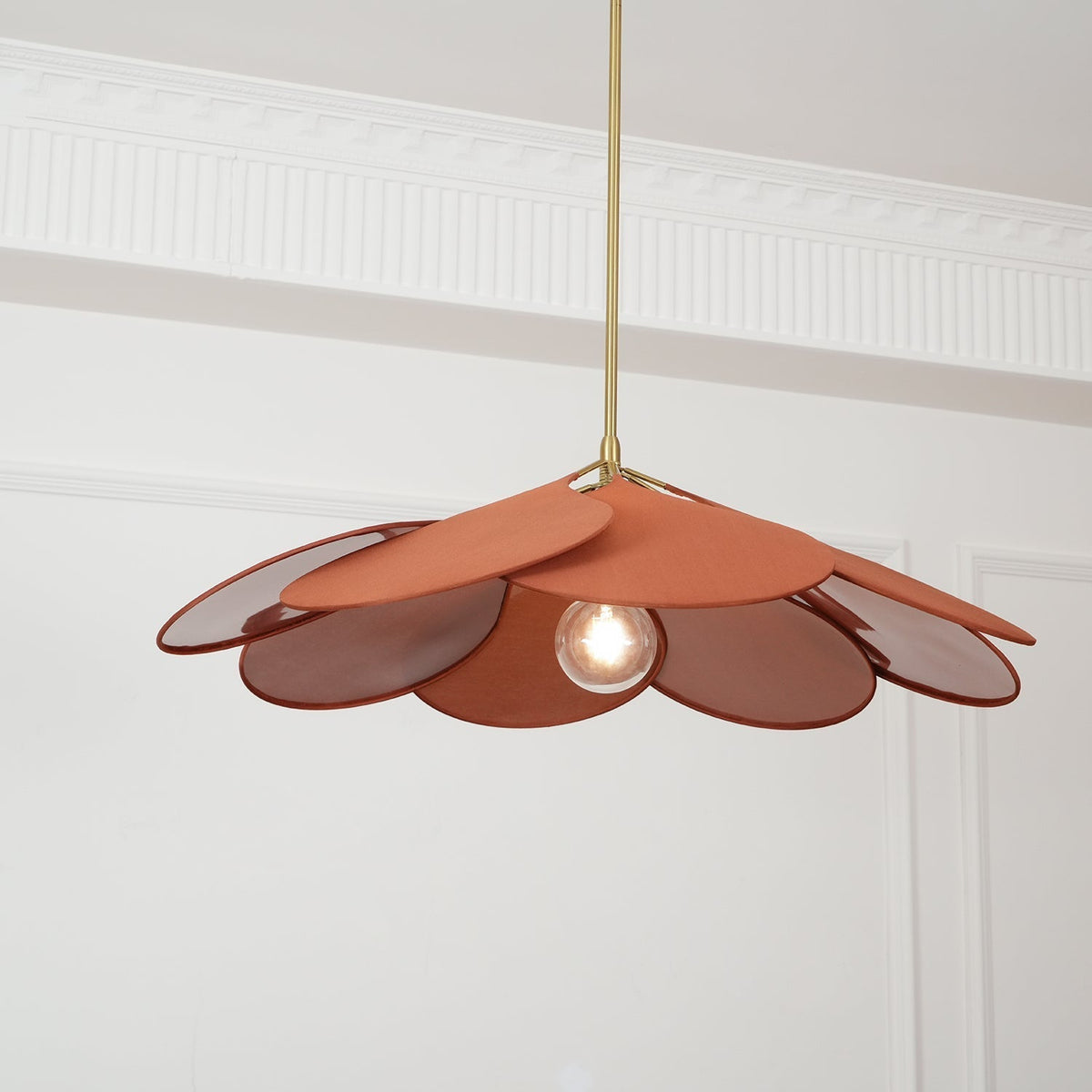 Dax Pendelleuchte aus Stoff im nature-inspirierten Design