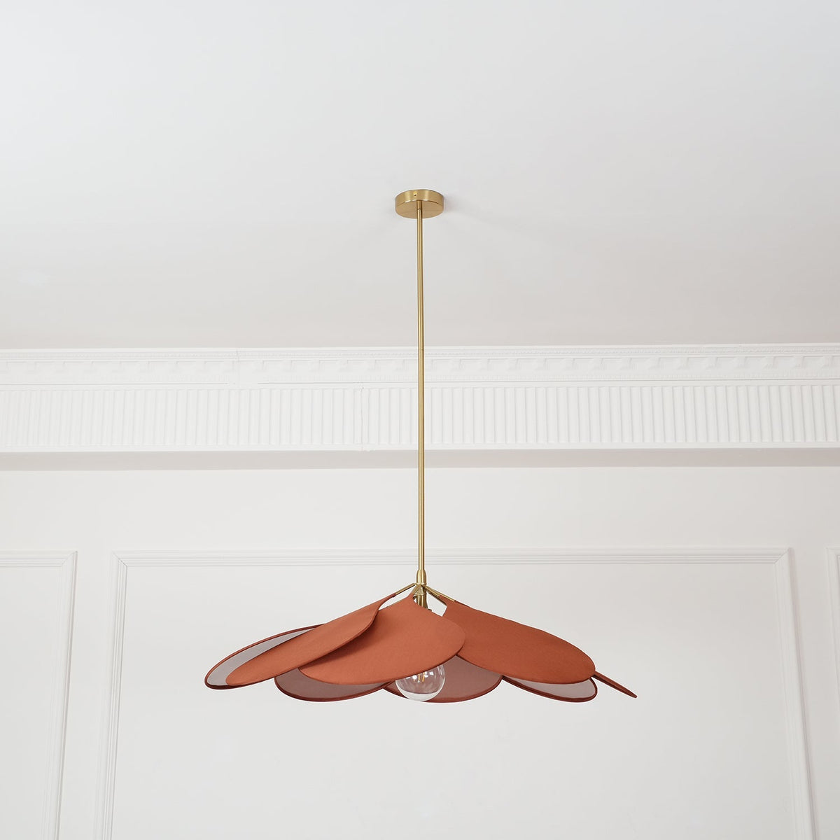 Dax Pendelleuchte aus Stoff im nature-inspirierten Design