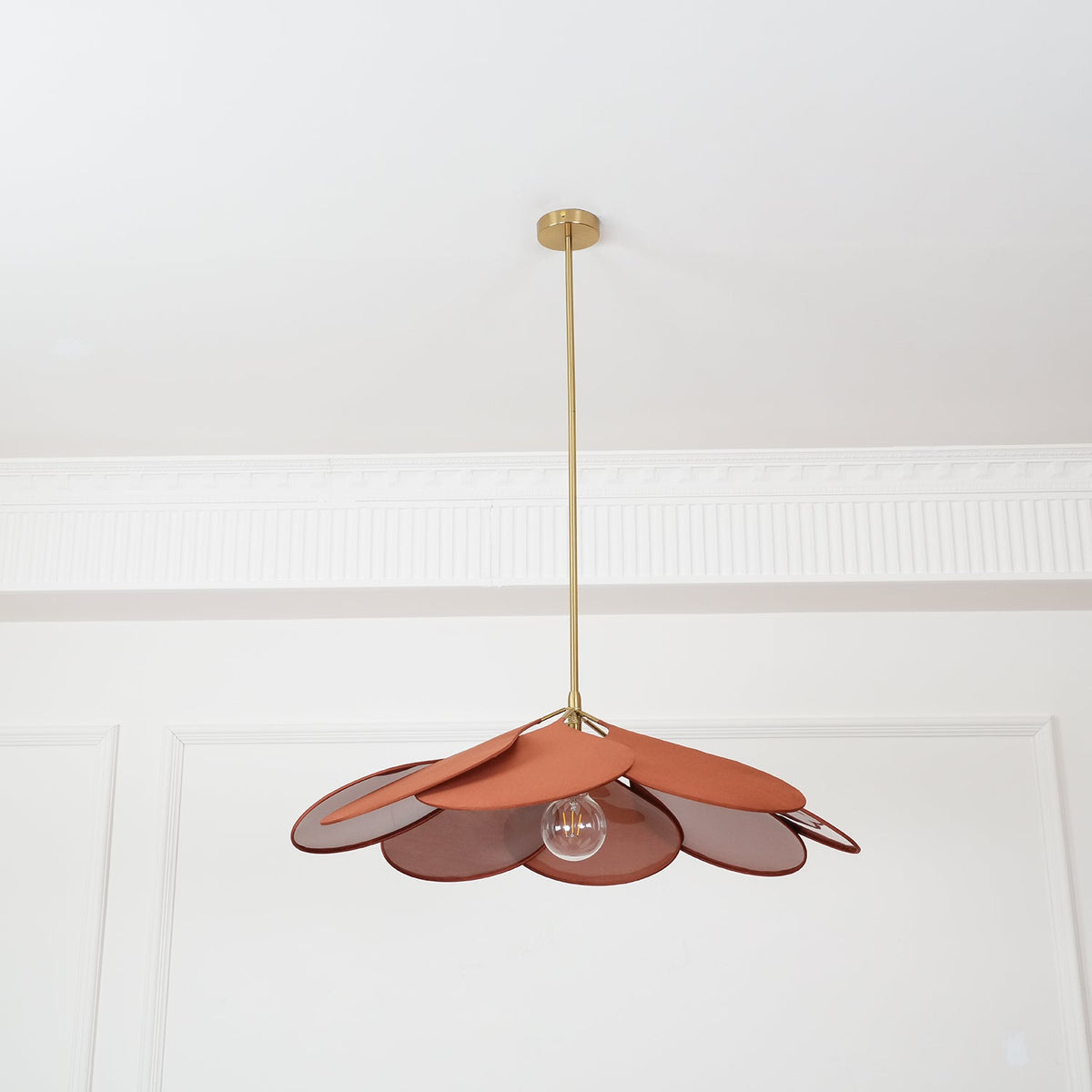 Dax Pendelleuchte aus Stoff im nature-inspirierten Design