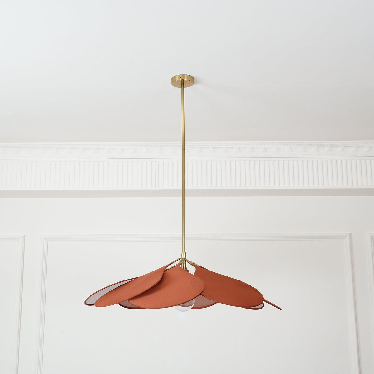 Dax Pendelleuchte aus Stoff im nature-inspirierten Design