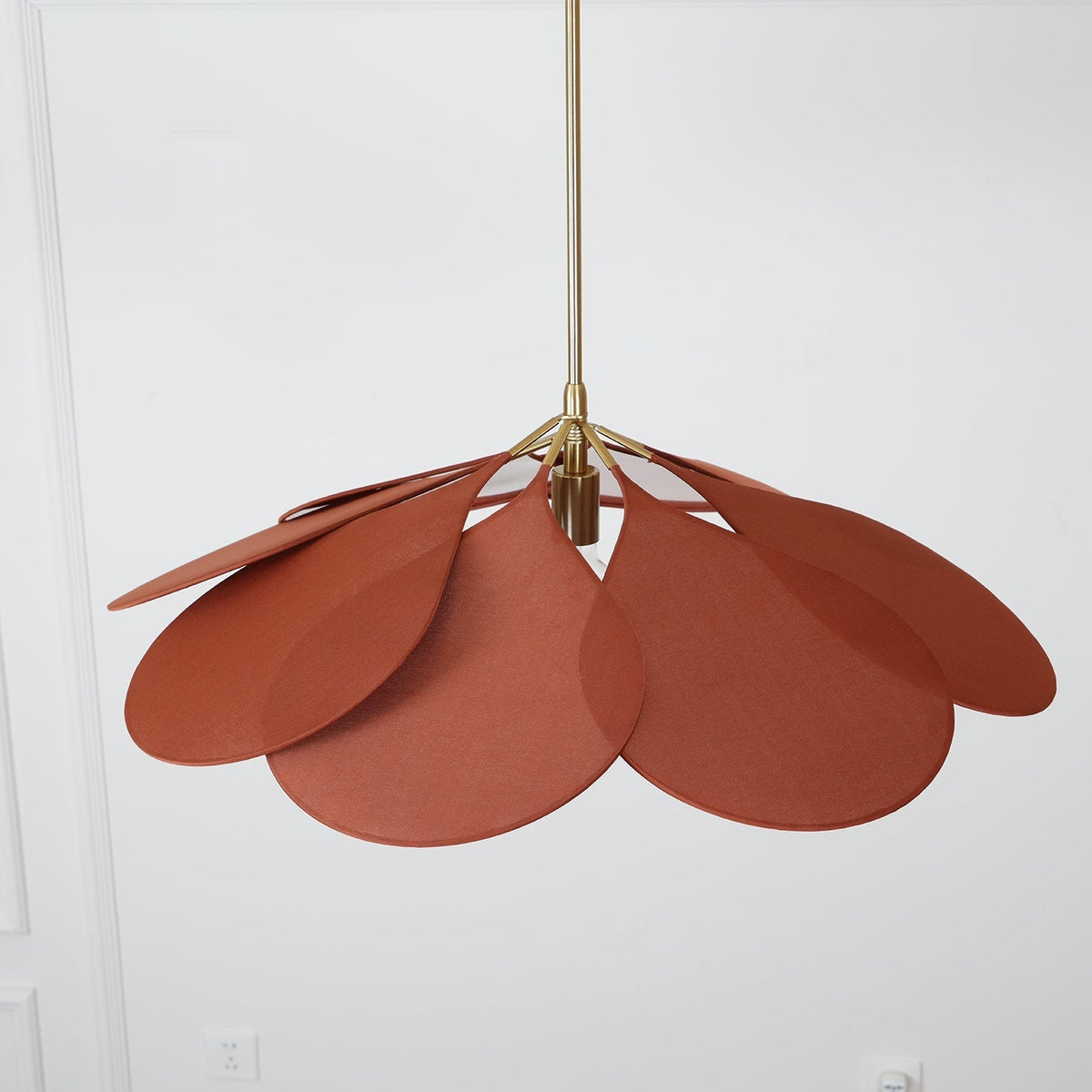 Dax Pendelleuchte aus Stoff im nature-inspirierten Design
