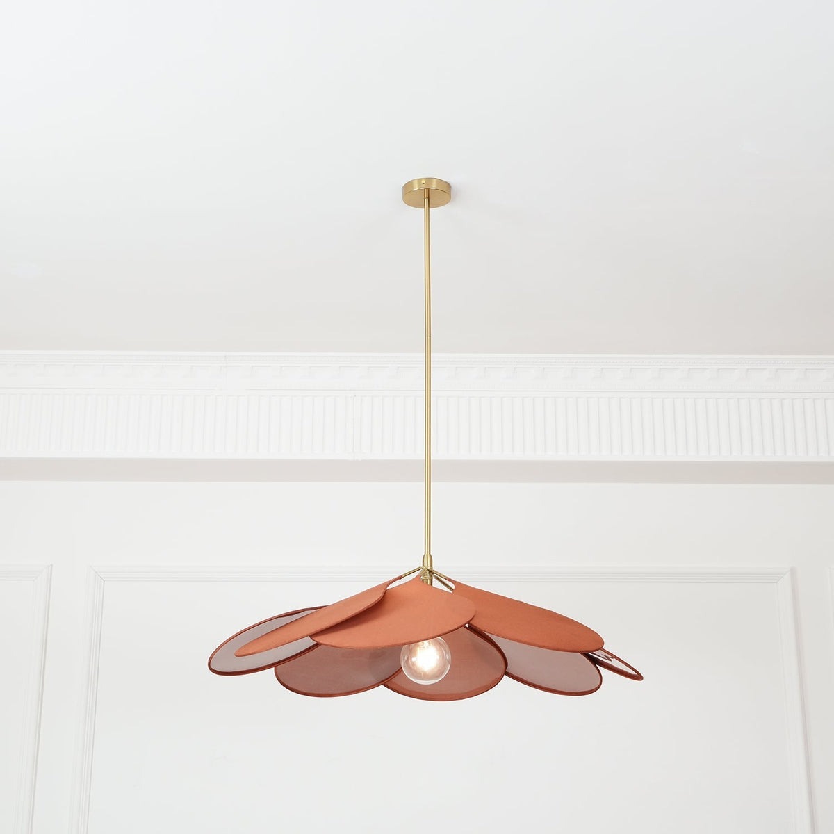 Dax Pendelleuchte aus Stoff im nature-inspirierten Design