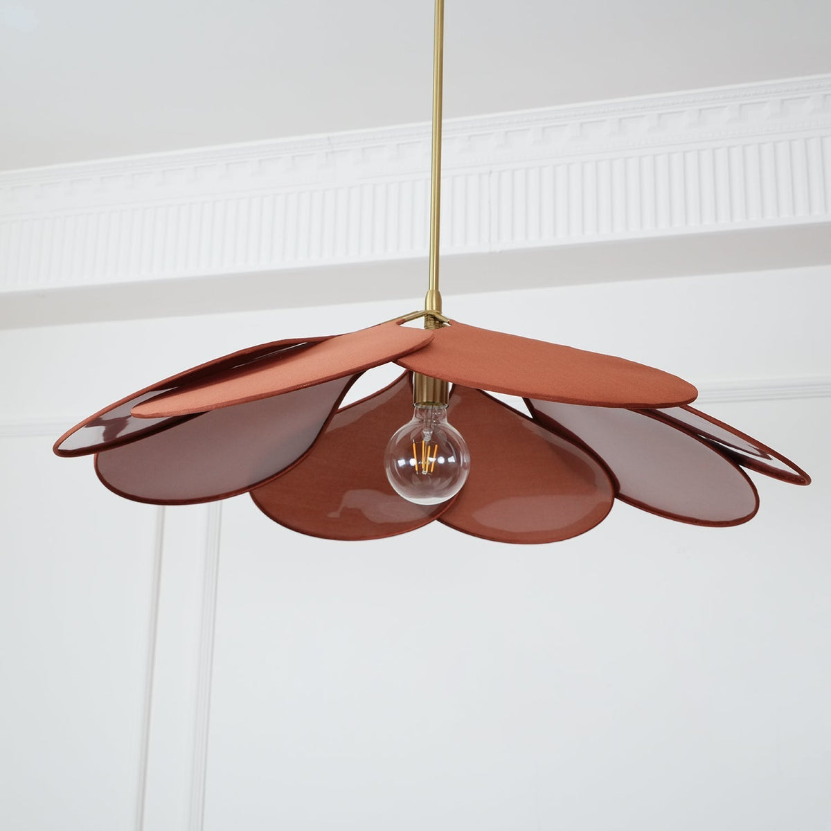 Dax Pendelleuchte aus Stoff im nature-inspirierten Design