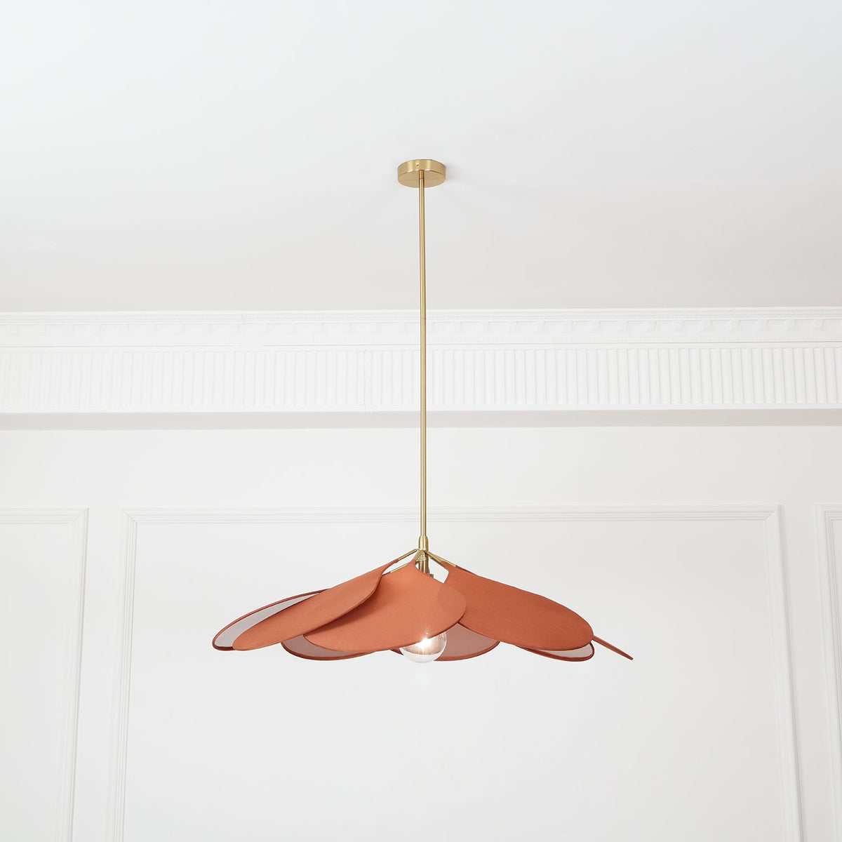 Dax Pendelleuchte aus Stoff im nature-inspirierten Design
