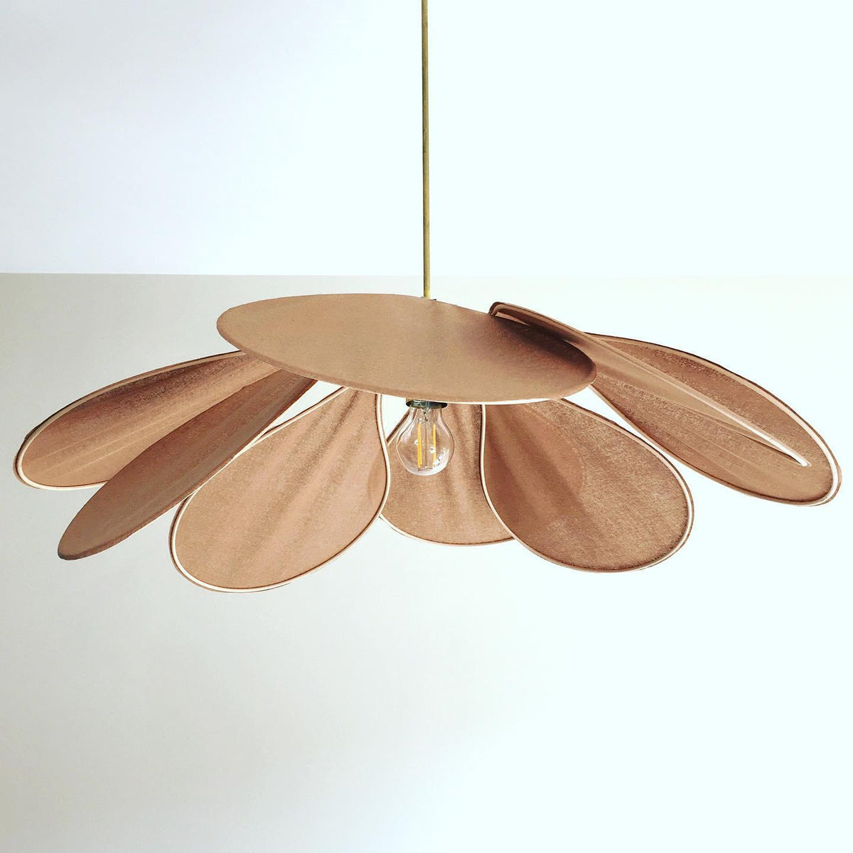 Dax Pendelleuchte aus Stoff im nature-inspirierten Design