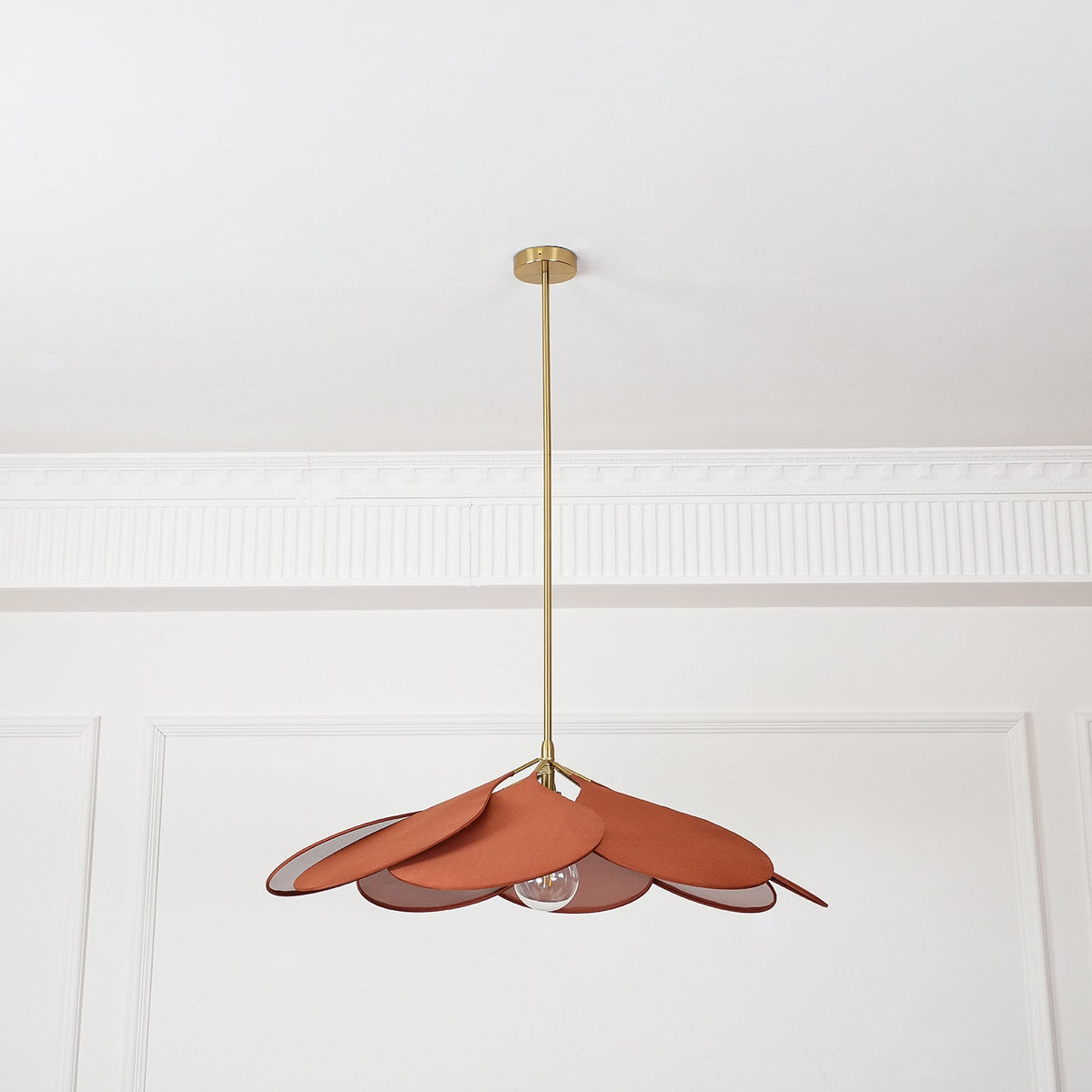 Dax Pendelleuchte aus Stoff im nature-inspirierten Design