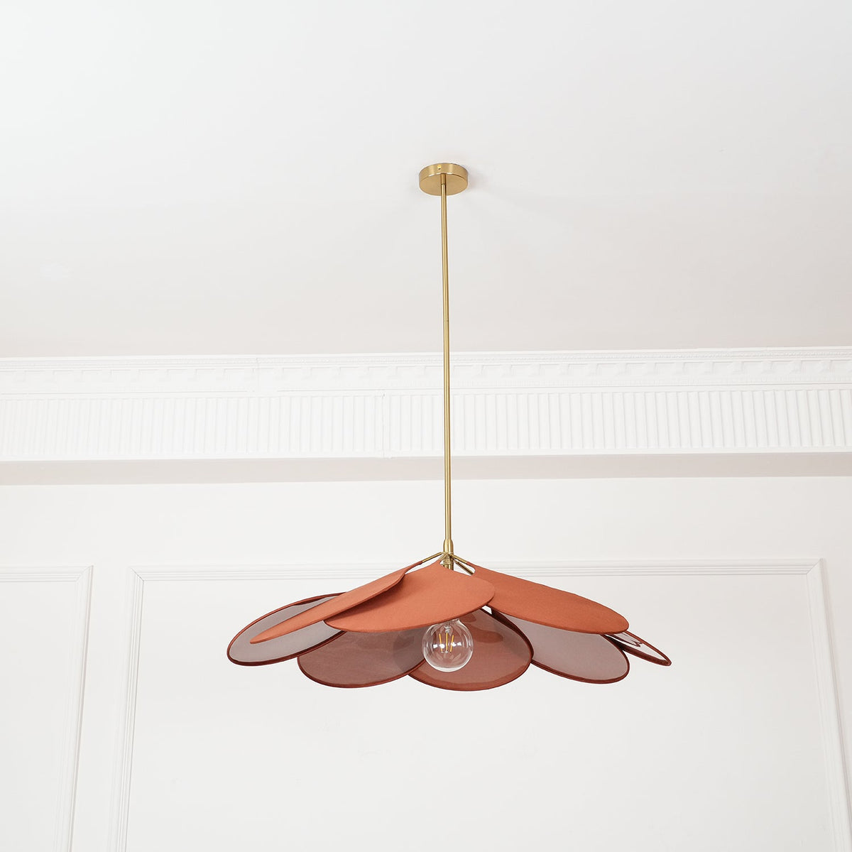 Dax Pendelleuchte aus Stoff im nature-inspirierten Design