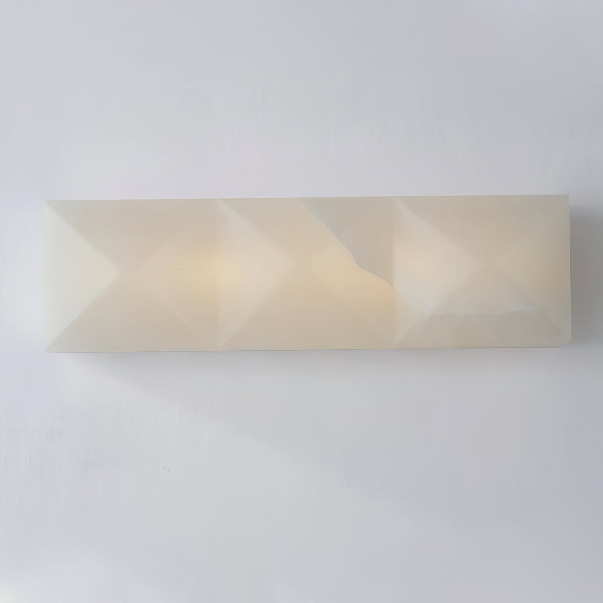 Nivanine zeitgenössische Alabaster-Wandleuchte