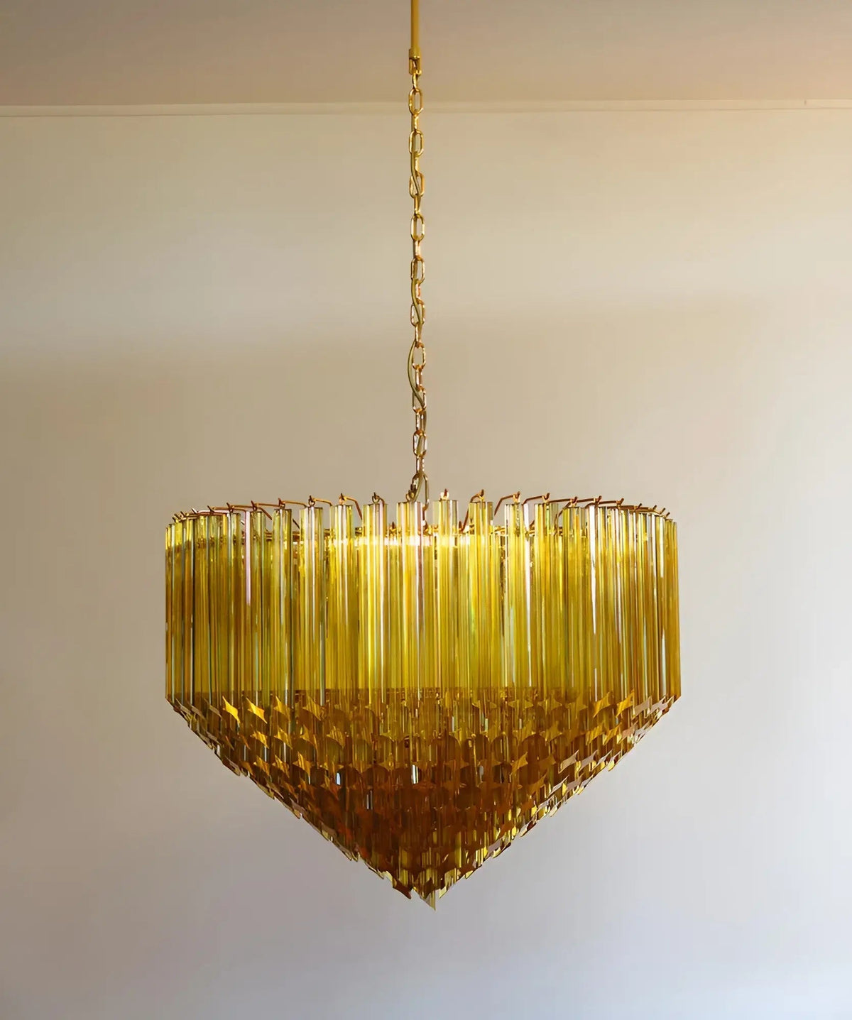 Celiselle Kronleuchter aus bernsteinfarbenem Murano-Glas mit Prismen Grand Art