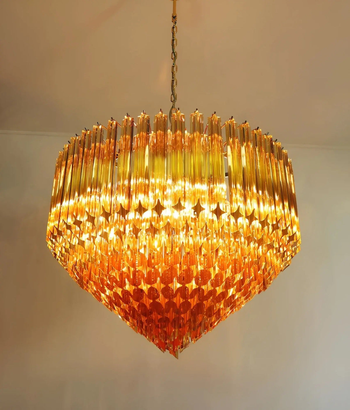 Celiselle Kronleuchter aus bernsteinfarbenem Murano-Glas mit Prismen Grand Art