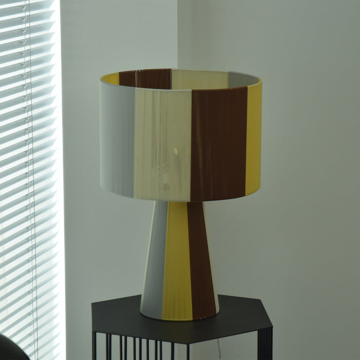 Ezra moderne Stoff-Tischleuchte