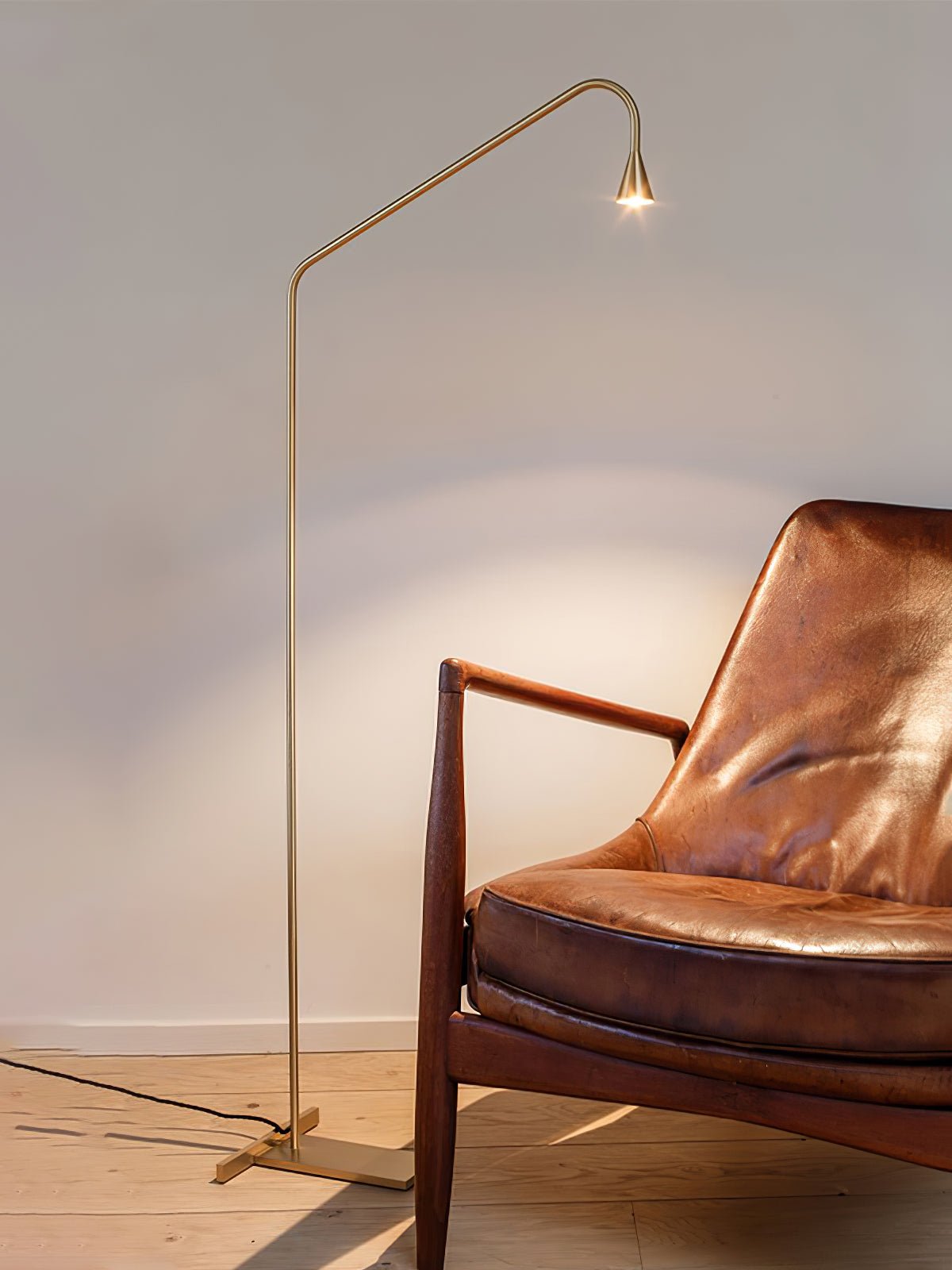 Arc moderne Stehleuchte in Gold
