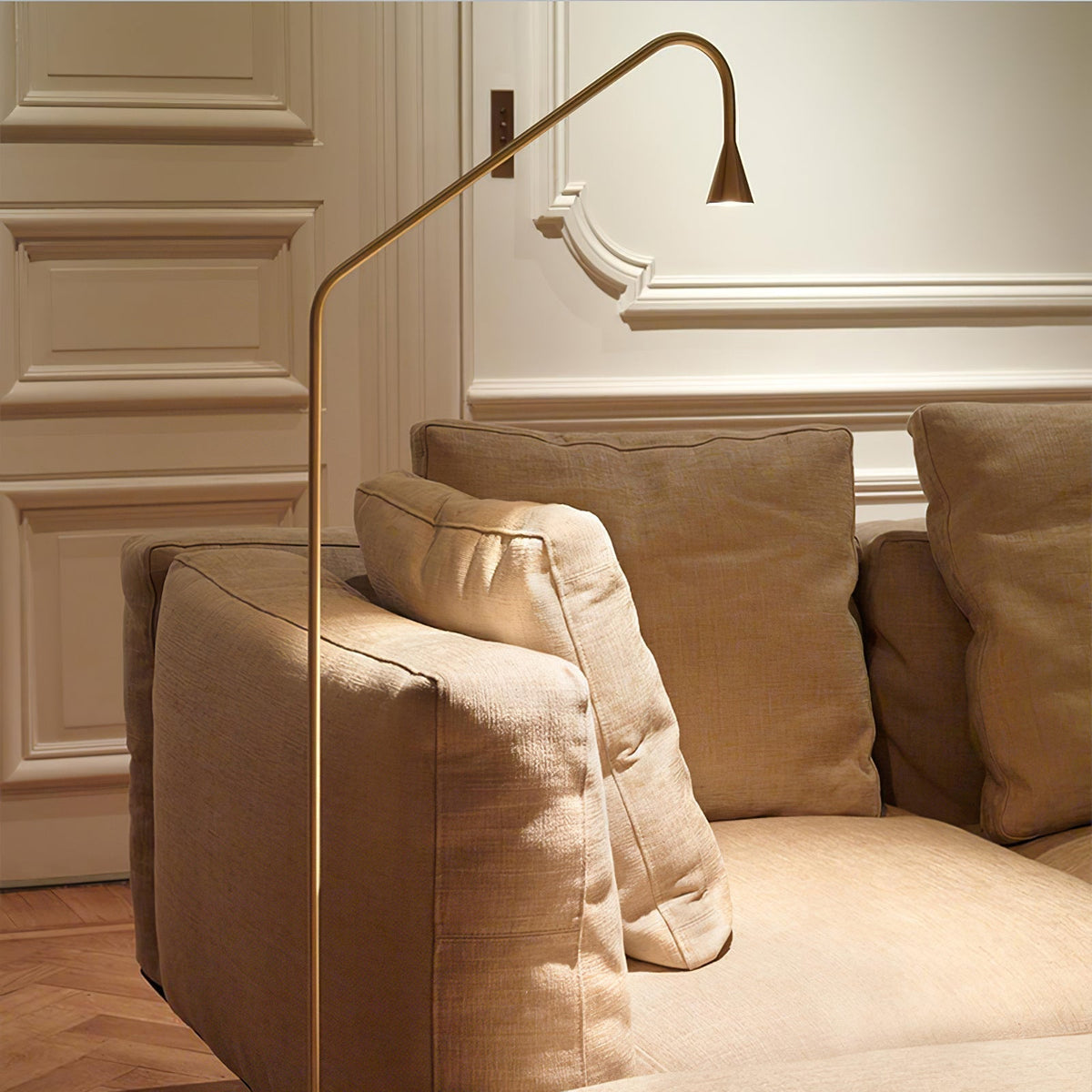 Arc moderne Stehleuchte in Gold