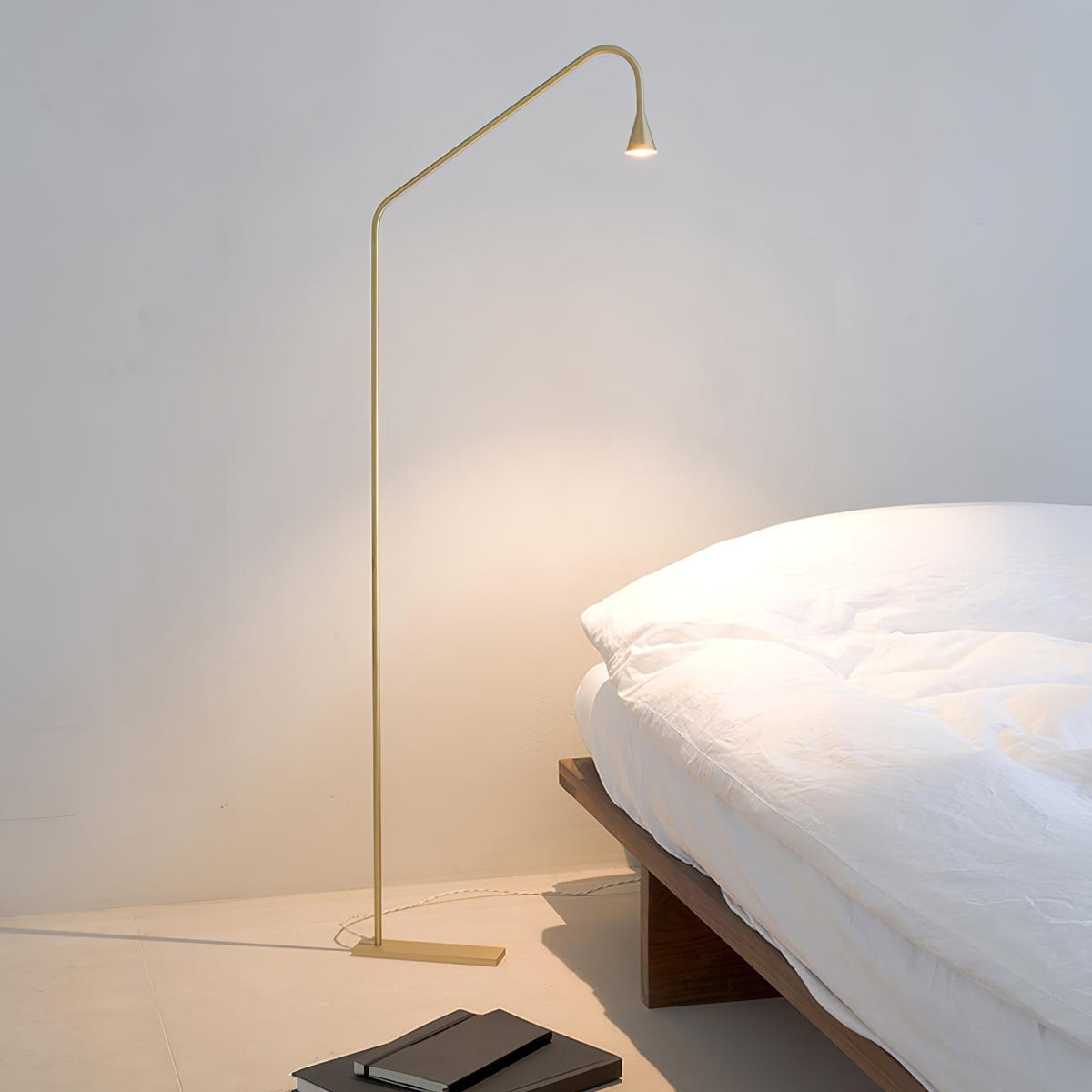 Arc moderne Stehleuchte in Gold