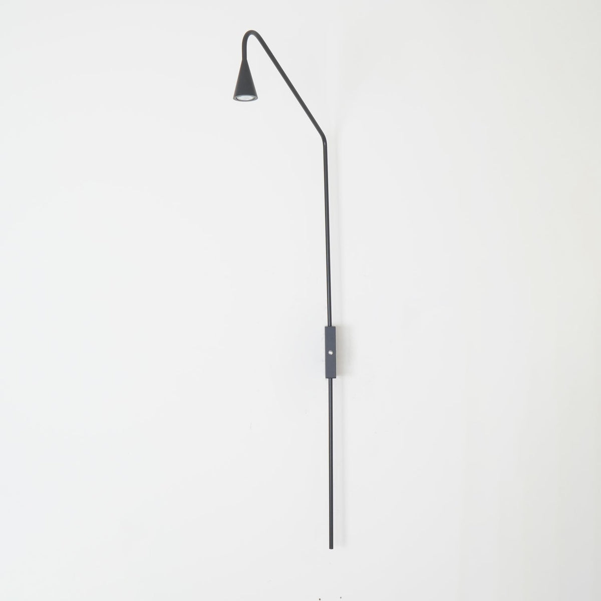 Vesolel zeitgenössische minimalistische Wandleuchte