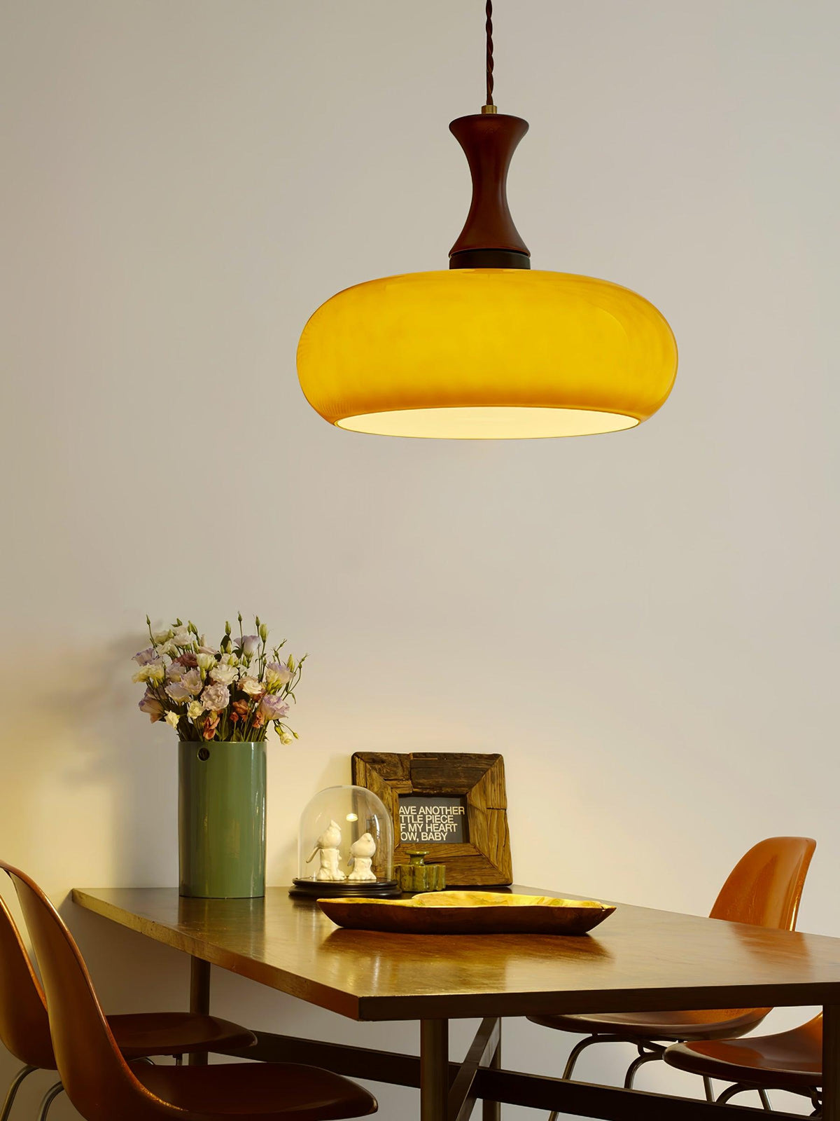 Cadenza Pendelleuchte aus Holz im Retro-Stil in Gelb