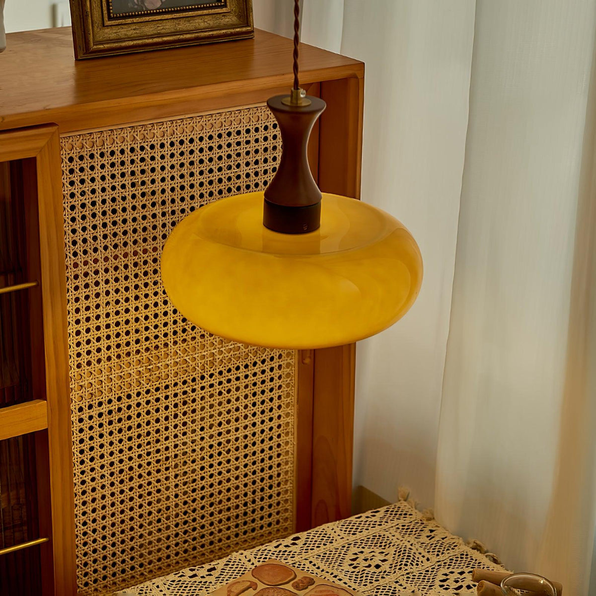 Cadenza Pendelleuchte aus Holz im Retro-Stil in Gelb