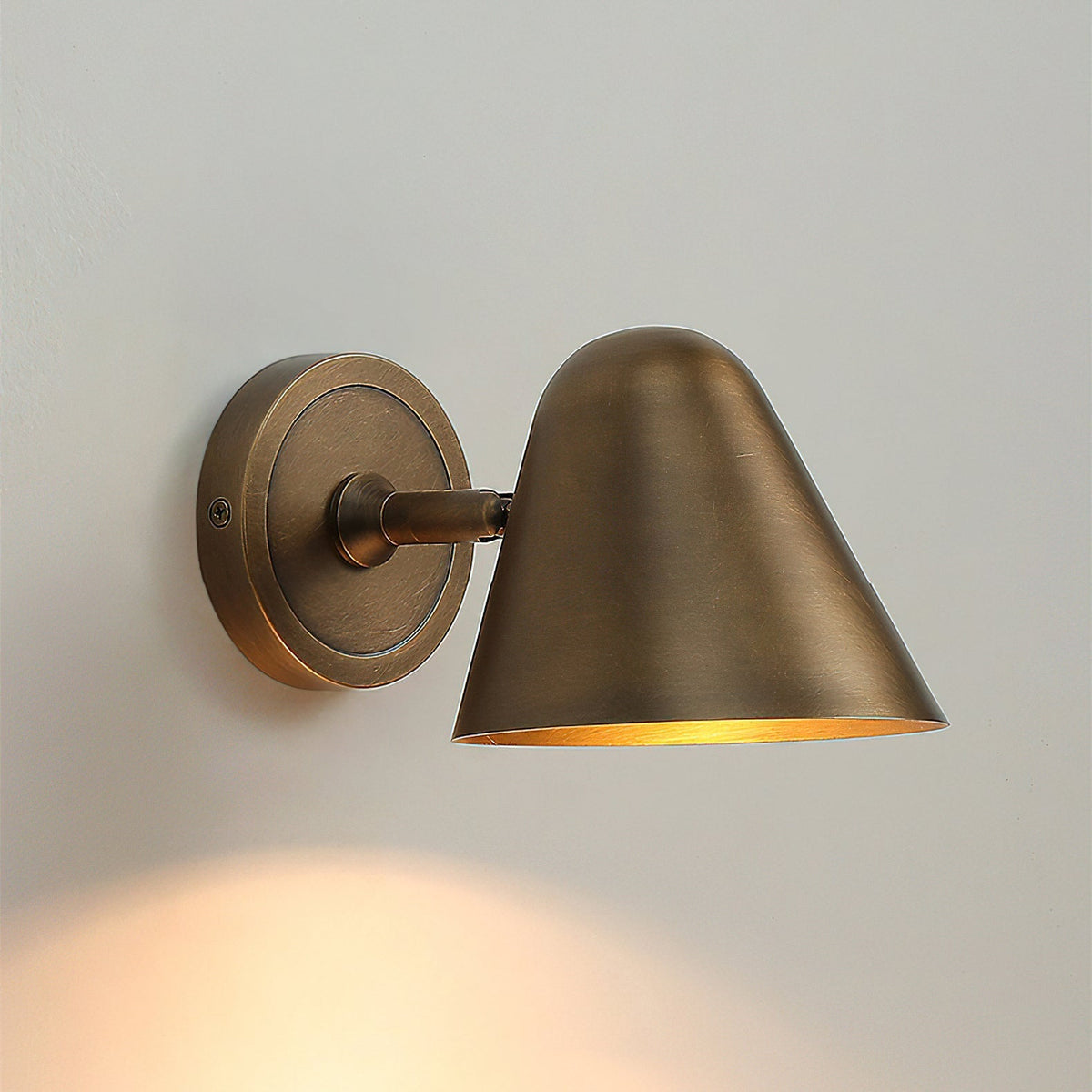 Orelelaria Wandleuchte in Antik-Bronze