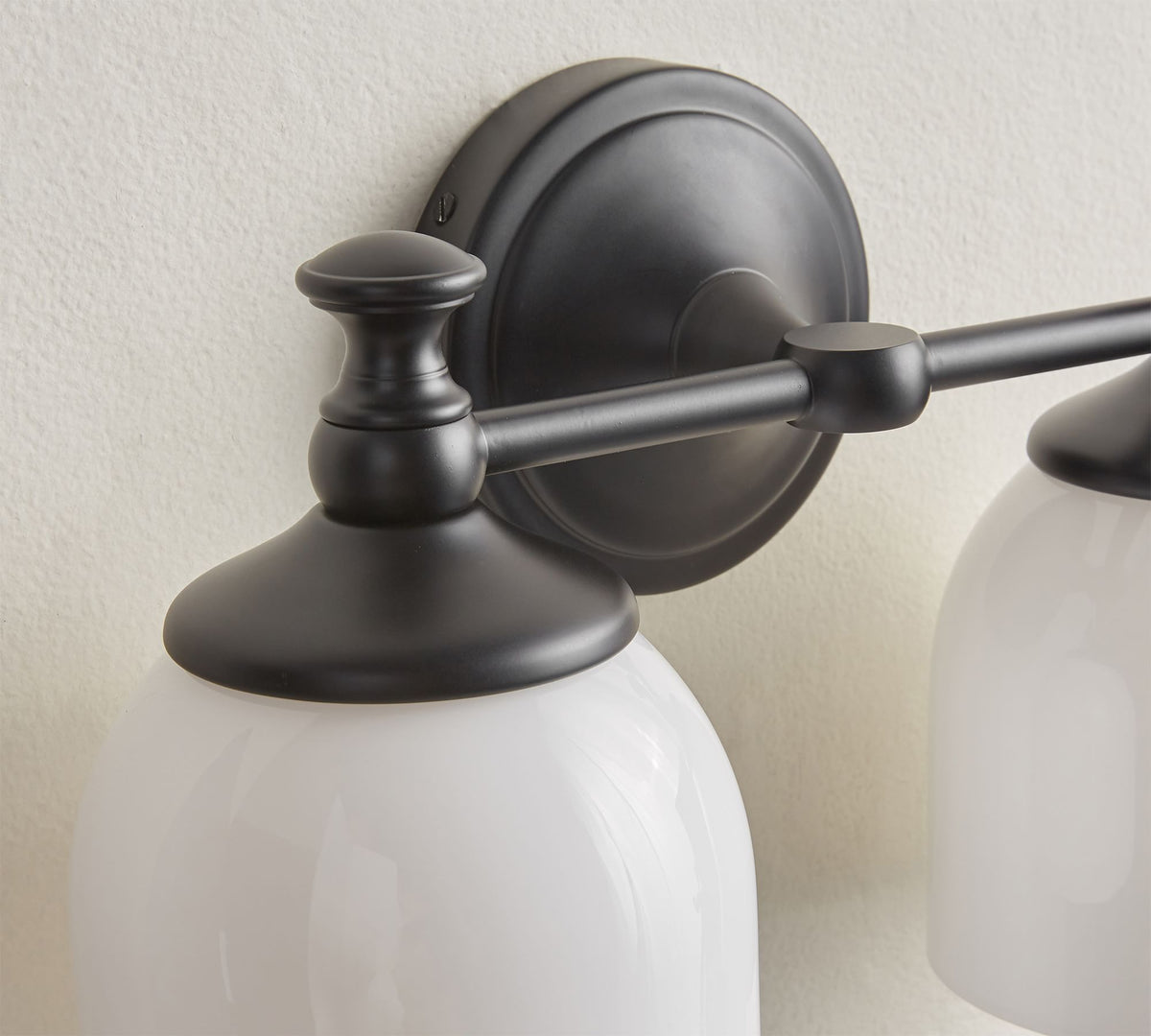 Celiaya Chart-Glas-Wandleuchte mit Stecker