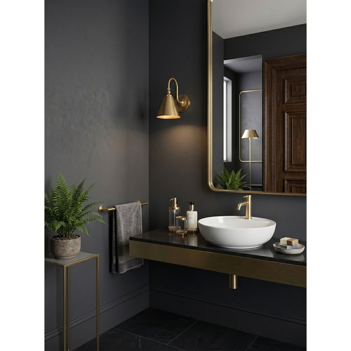 Forna Messing-Wandleuchte