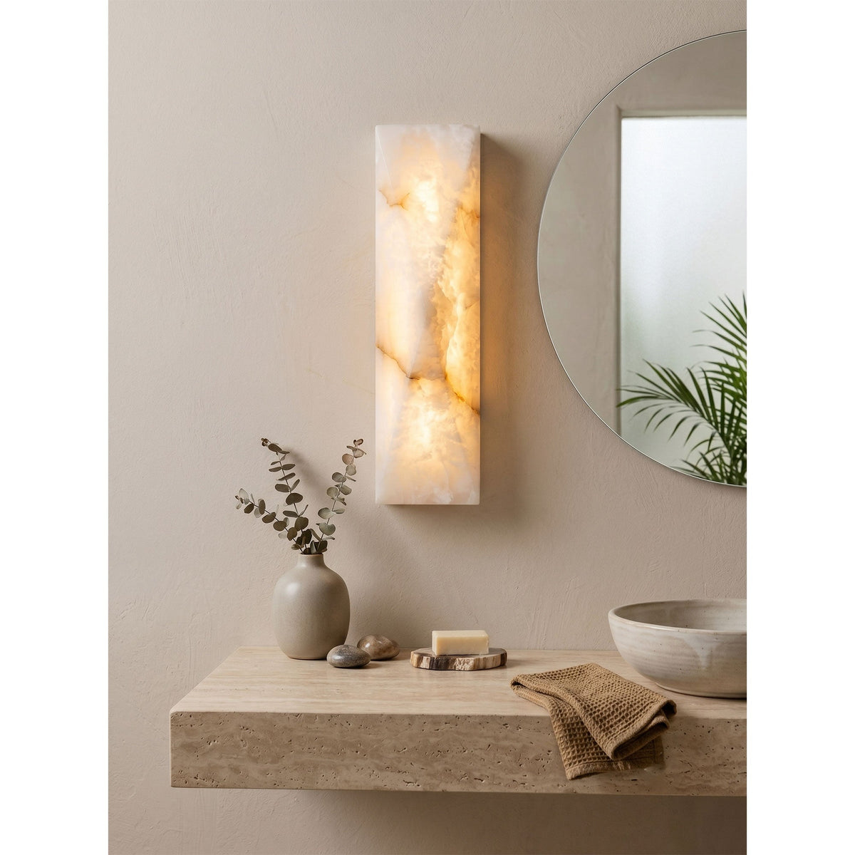 Aveninine Alabaster-Wandleuchte