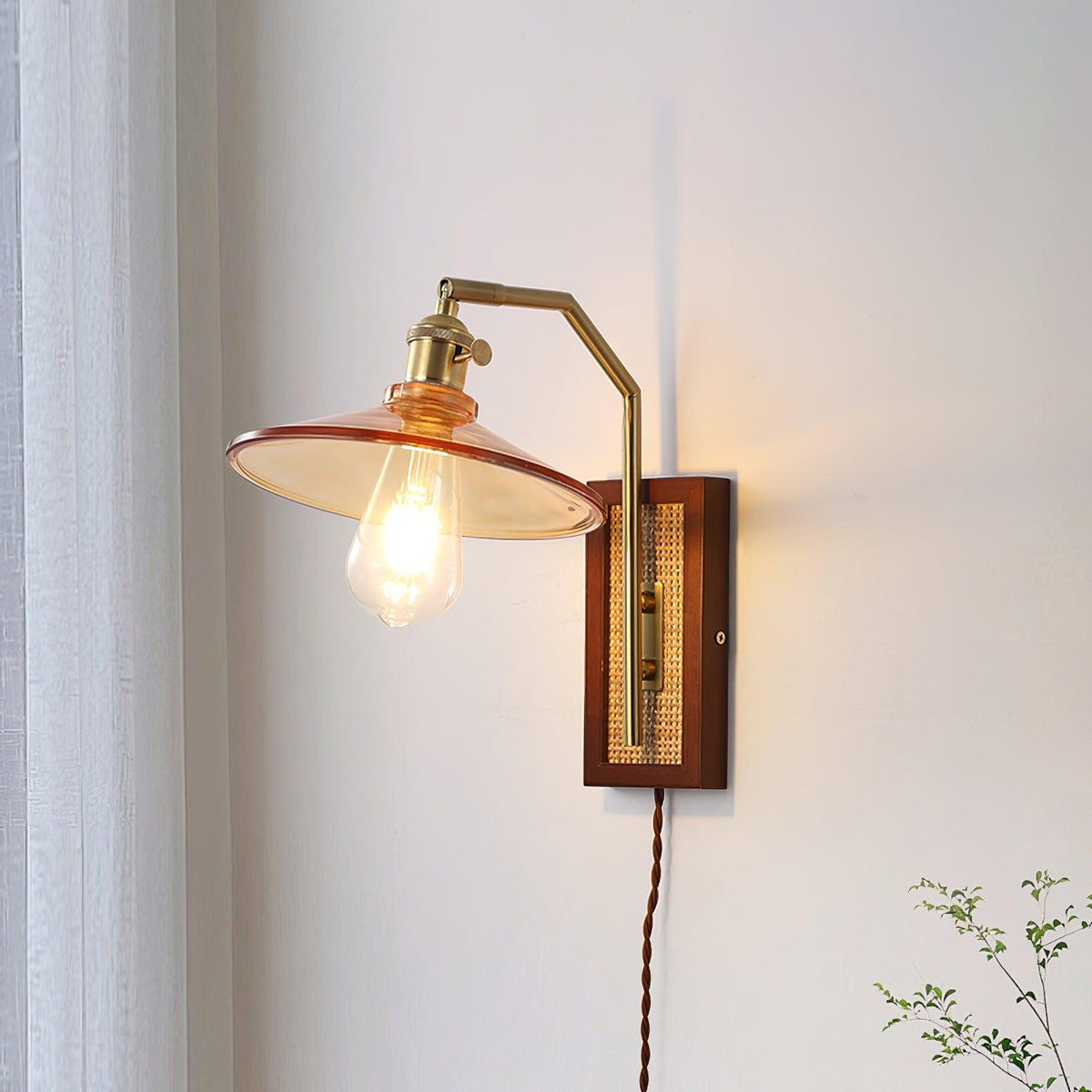 Brix Premium zeitgenössische Kunstglas-Wandleuchte mit Bambus