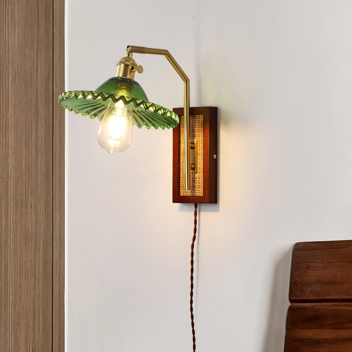 Brix Premium zeitgenössische Kunstglas-Wandleuchte mit Bambus