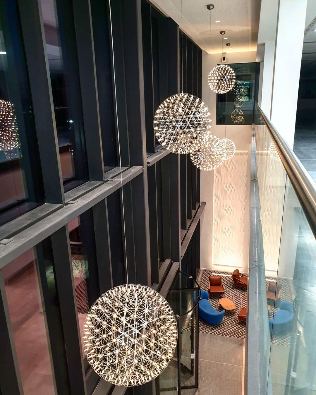 Delcourt Silber Spark Ball Pendelleuchte