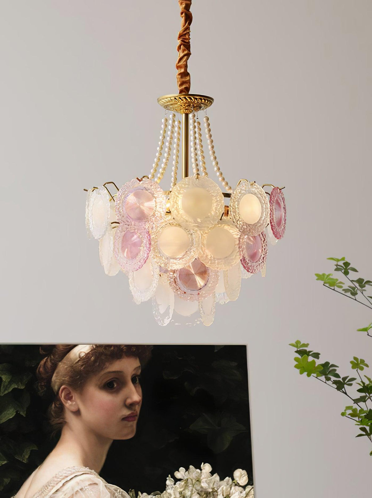 Celinine Kronleuchter aus Glas in geschichteter Scheibenform verspielt