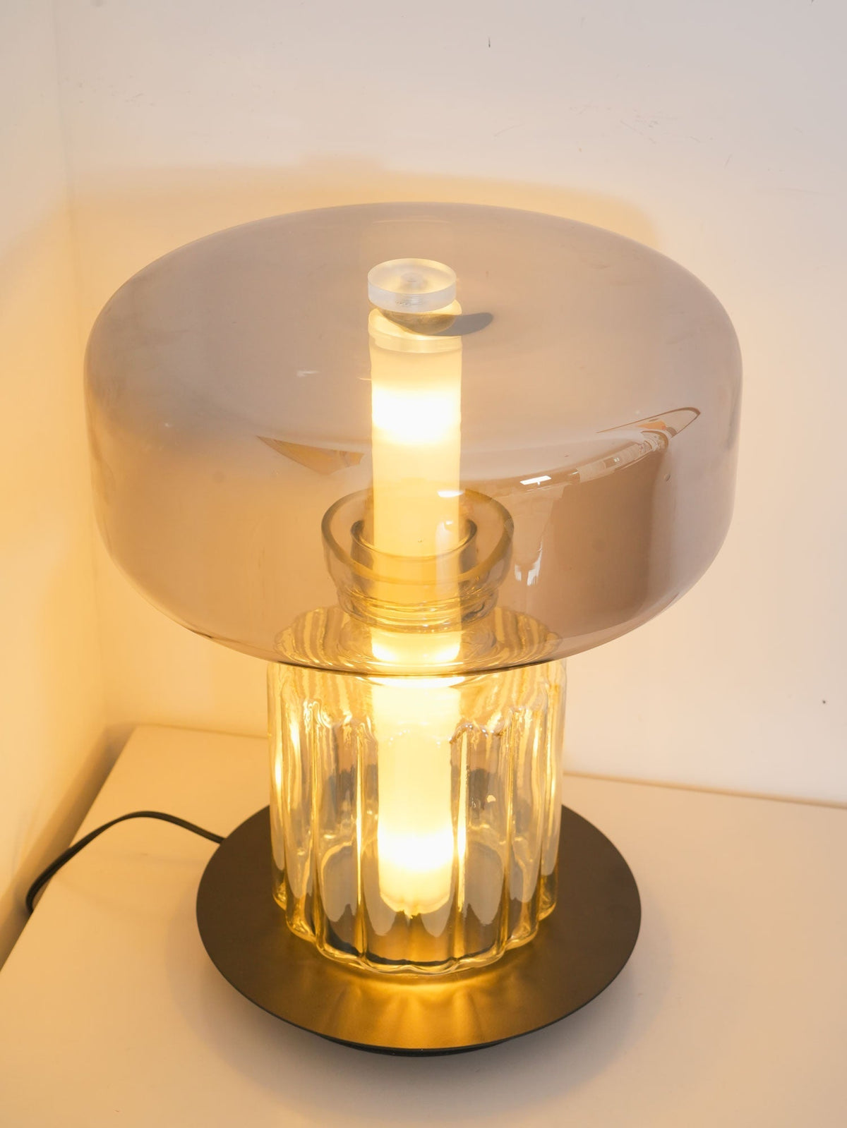 Svora modern Glas Tischleuchte