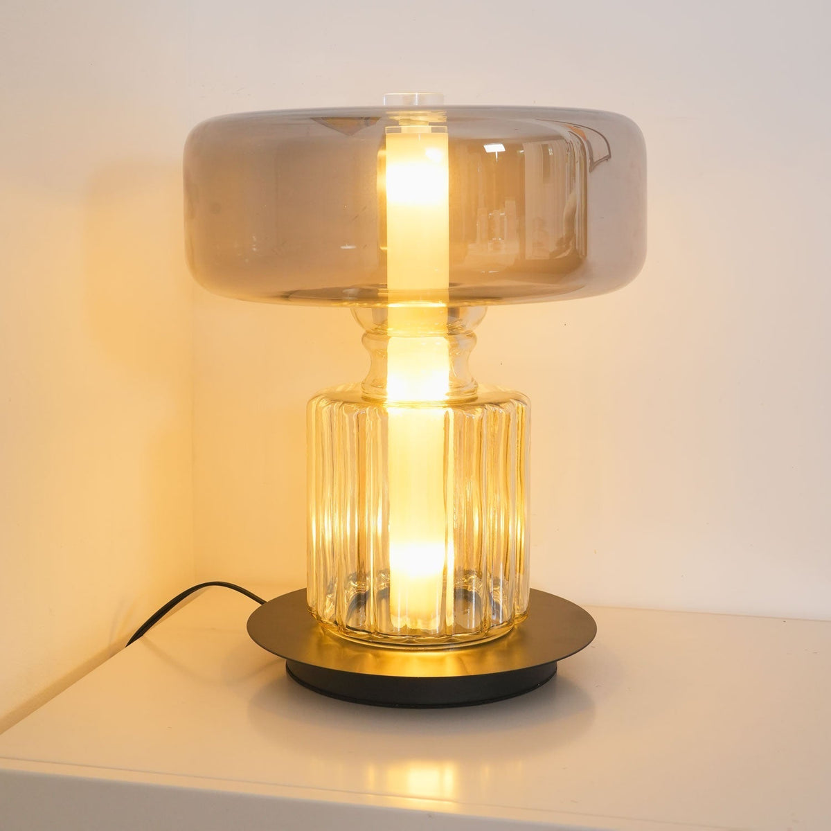Svora modern Glas Tischleuchte
