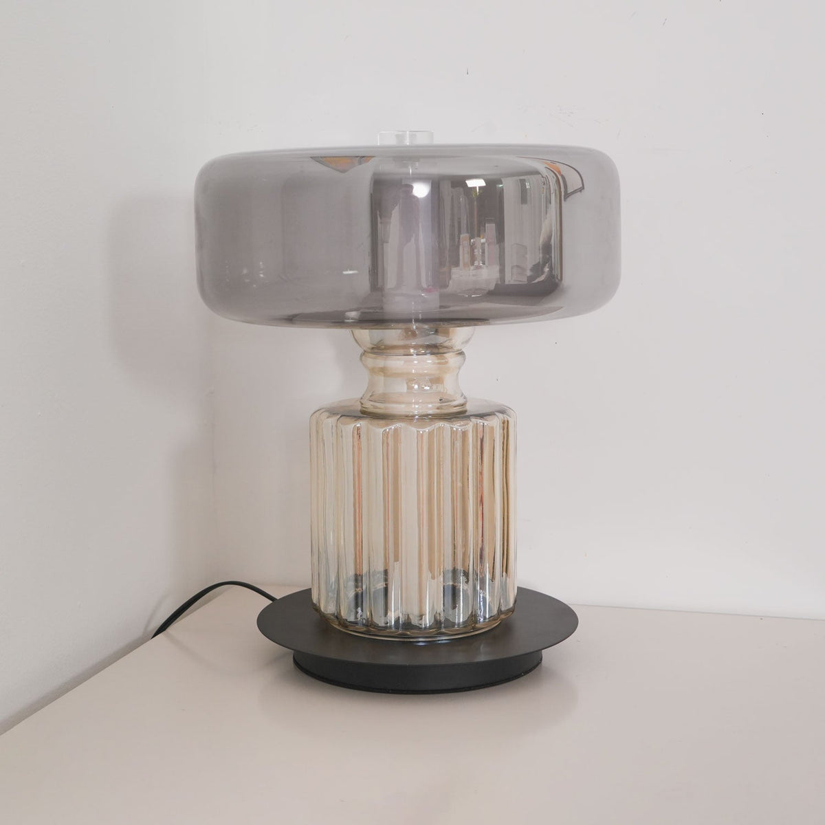 Svora modern Glas Tischleuchte