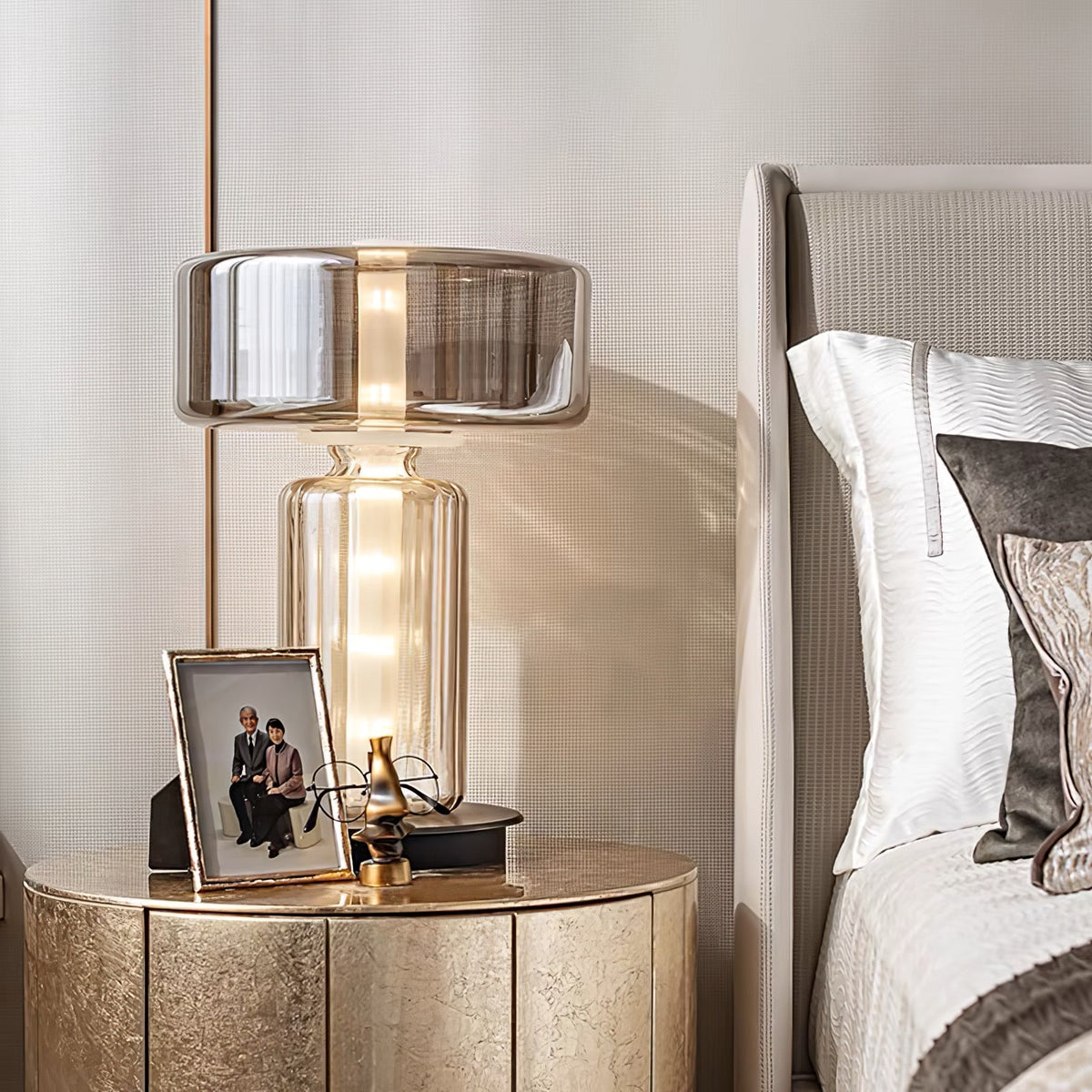 Svora modern Glas Tischleuchte