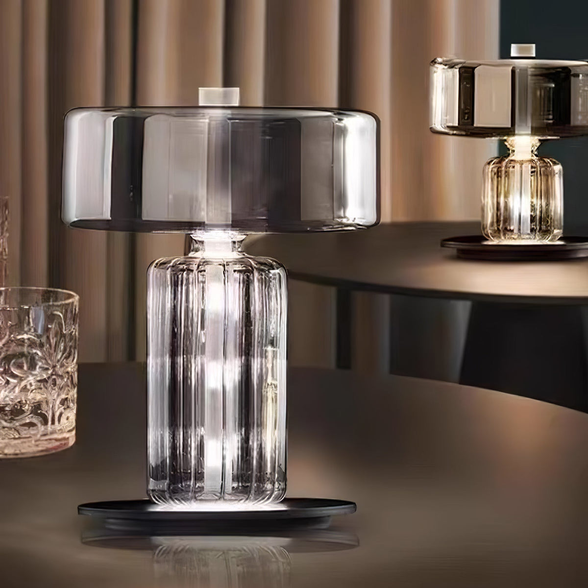 Svora modern Glas Tischleuchte
